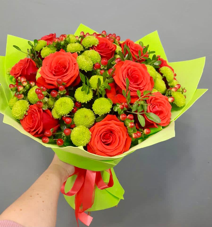 Букет цветов из: Хризантемы и Розы в Дичне