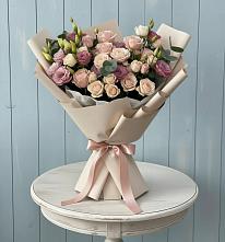 Букет цветов из:  Розы и Лизиантусы в Дичне