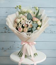 Букет цветов из:  Розы и Лизиантусы в Дичне