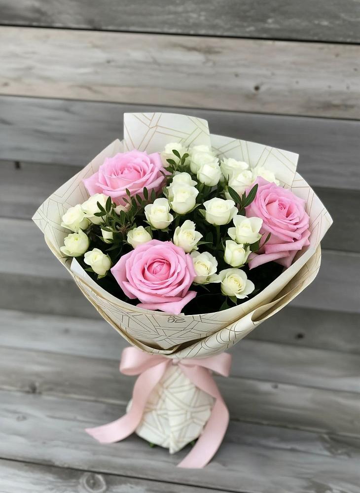 Букет цветов из: Розы в Дичне