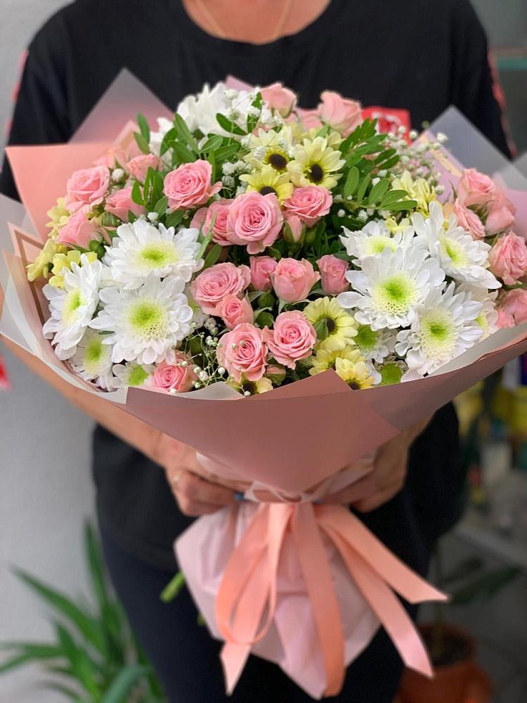 Букет цветов из: Розы и Хризантемы в Дичне