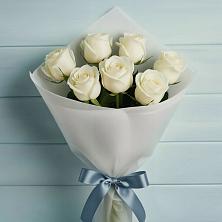 Букет 7 Белых роз Эдлесс Лав в Дичне