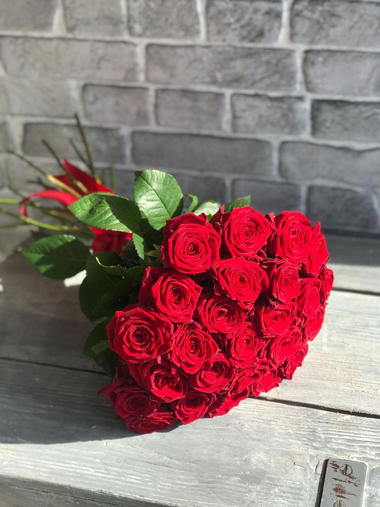 Букет Красные розы Фридом в Дичне