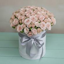 Цветочная композиция из Розы в шляпной коробке в Дичне