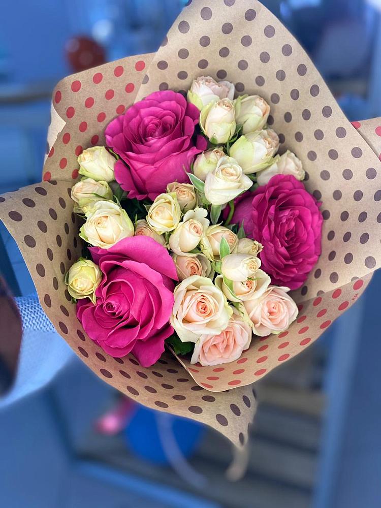 Букет цветов из: Розы в Дичне