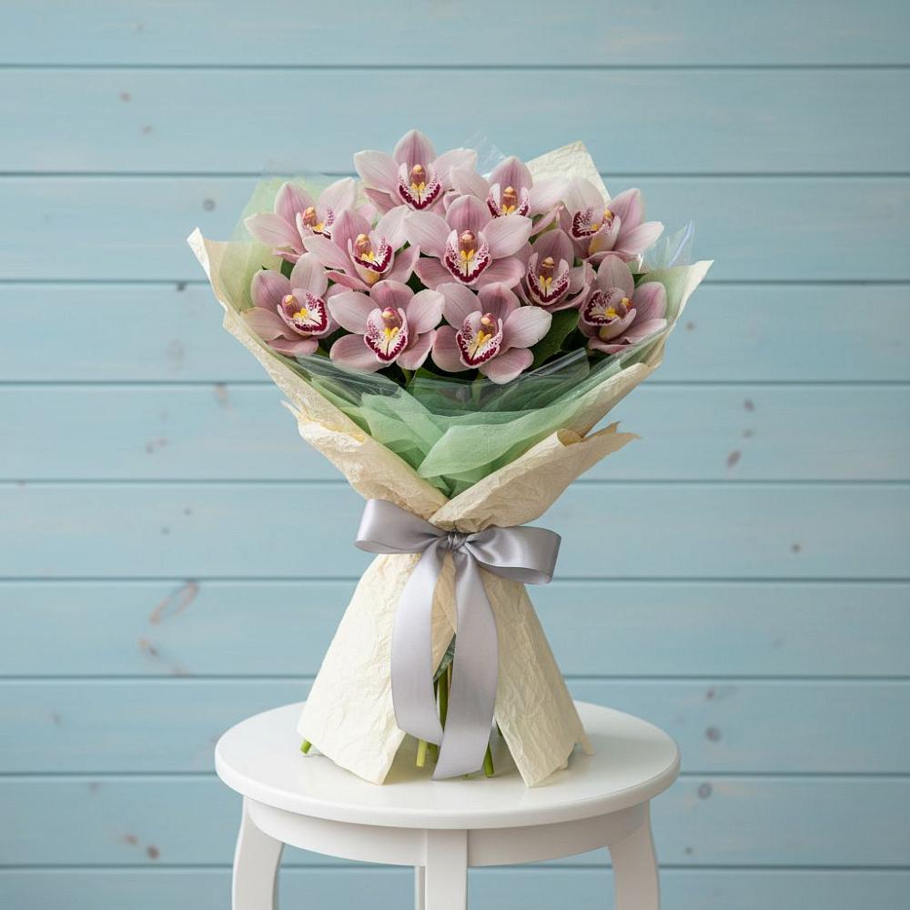 Букет цветов из: Орхидеи и Розы в Дичне