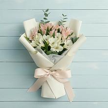 Букет цветов из:  Альстромерии в Дичне