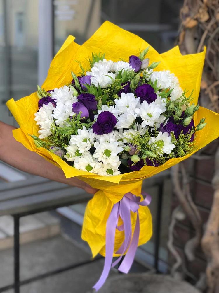Букет цветов из: Ирисы, Хризантемы и Ромашки в Дичне