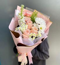 Букет цветов из:  Хризантемы и Розы в Дичне