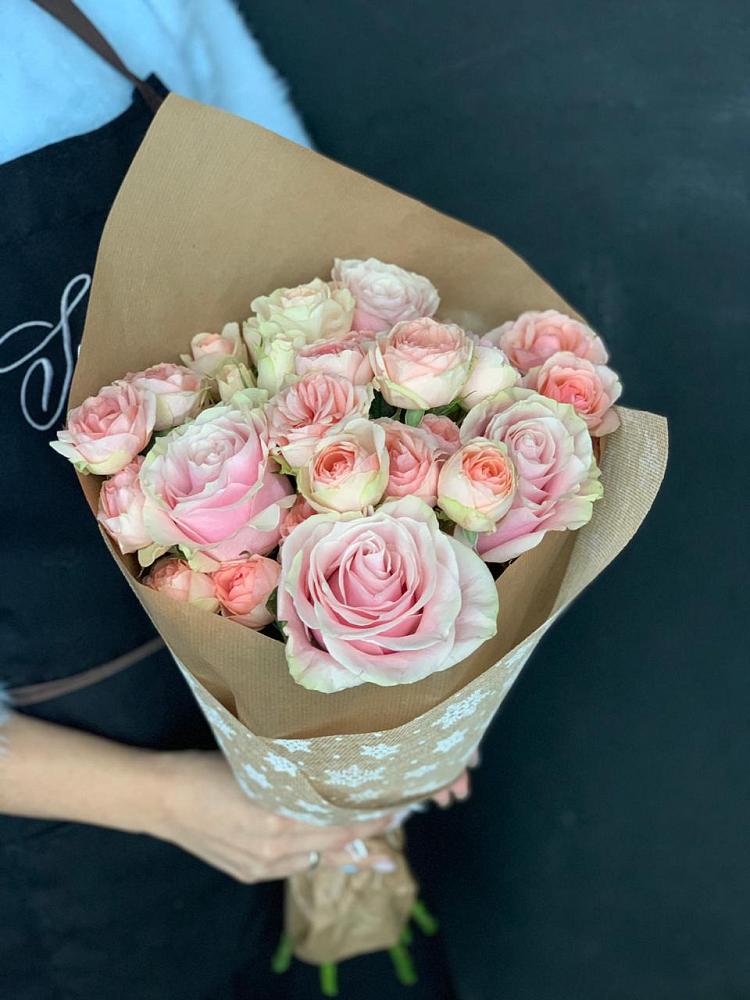 Букет цветов из: Хризантемы и Розы в Дичне