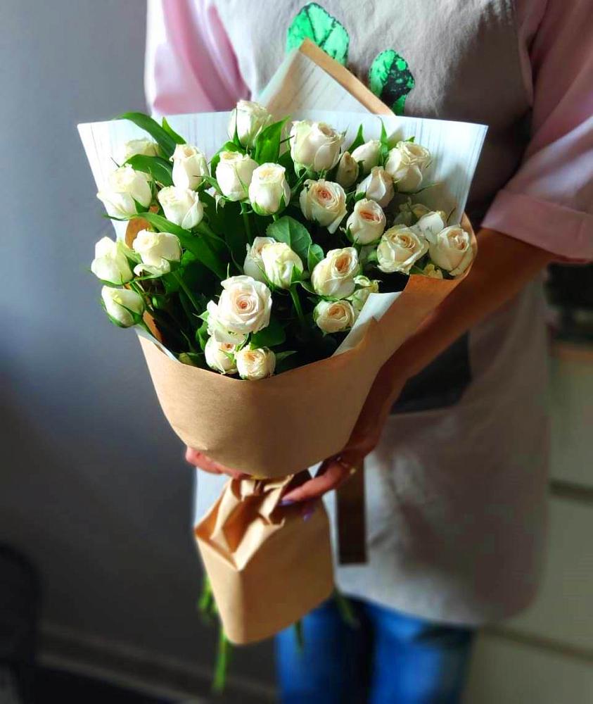Букет цветов из: Розы в Дичне