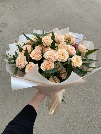 Букет Кремовые розы Латте в Дичне