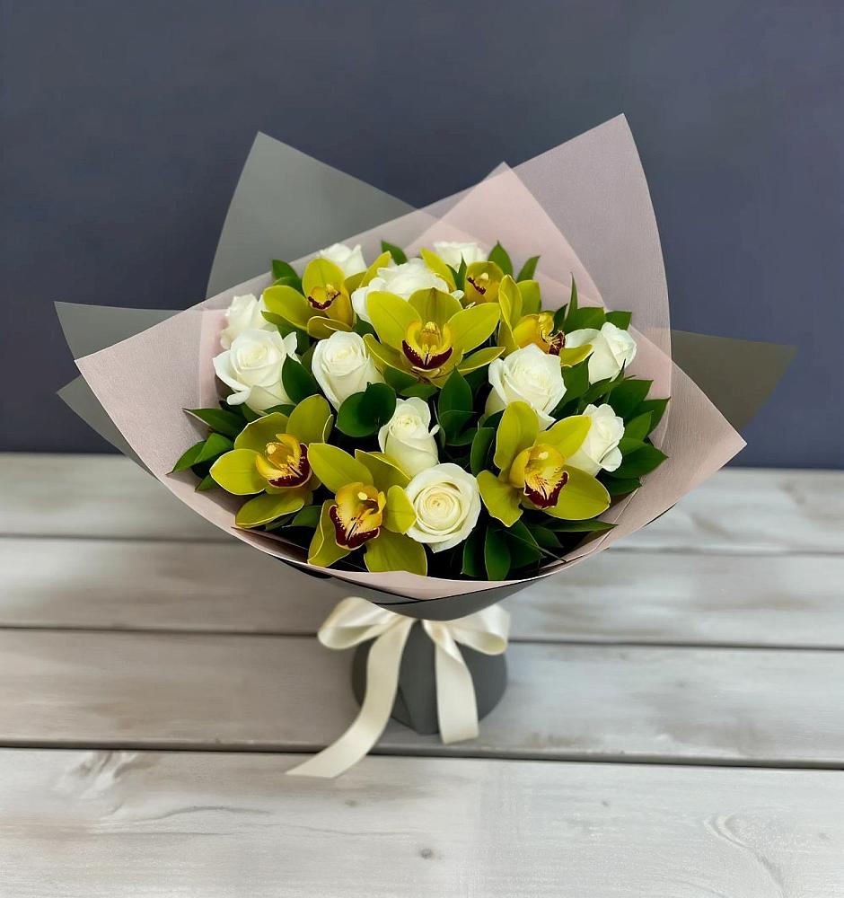 Букет цветов из: Орхидеи и Розы в Дичне