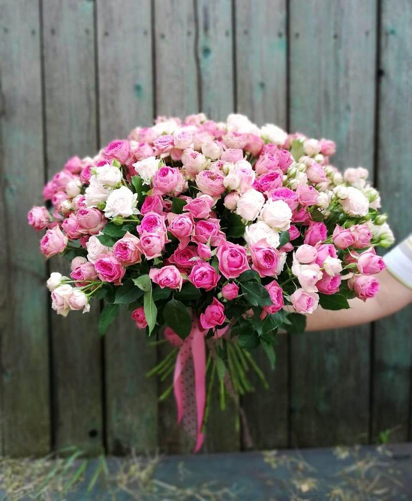 Букет Розовые кустовые розы Натали и Лав Лидия в Дичне