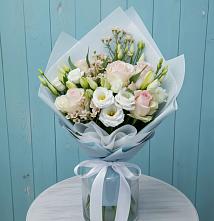 Букет цветов из:  Розы и Лизиантусы в Дичне