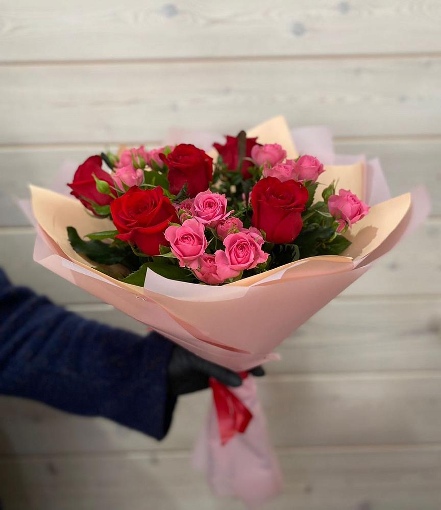 Букет цветов из: Розы в Дичне