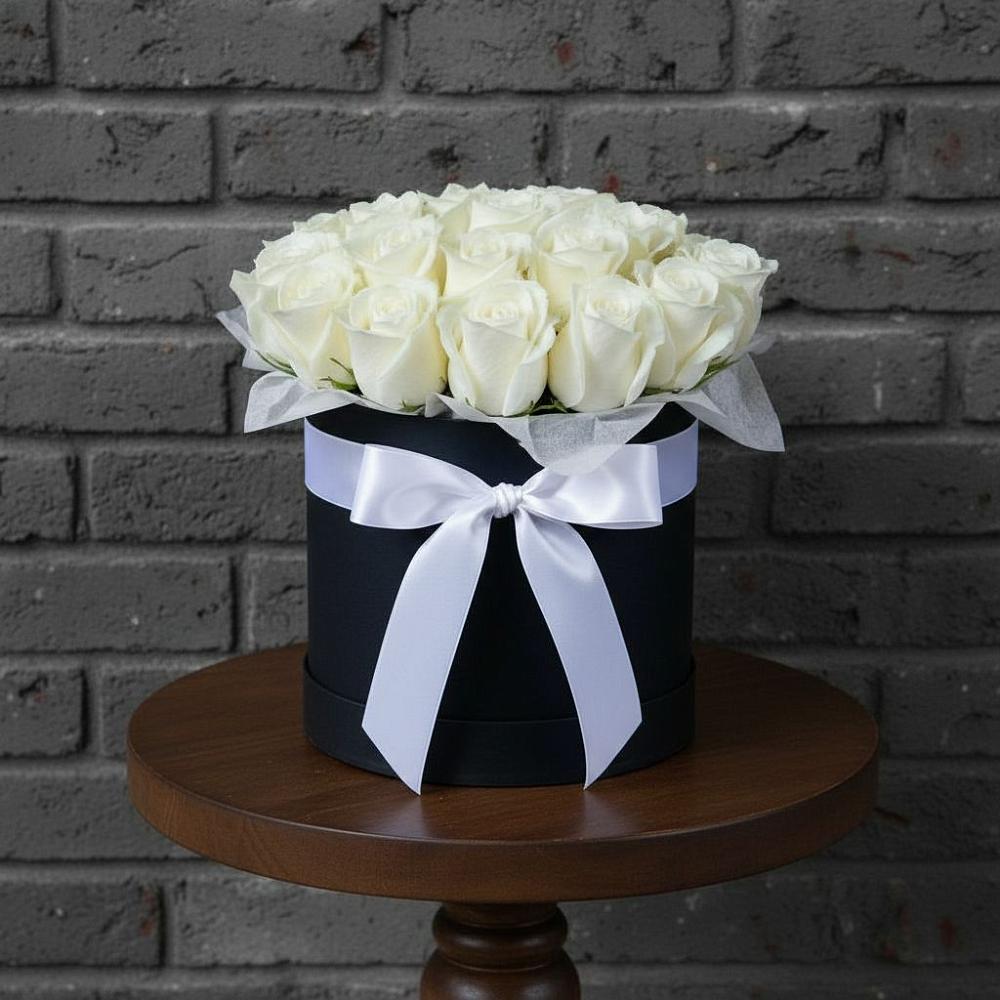 Цветочная композиция из Розы в шляпной коробке в Дичне