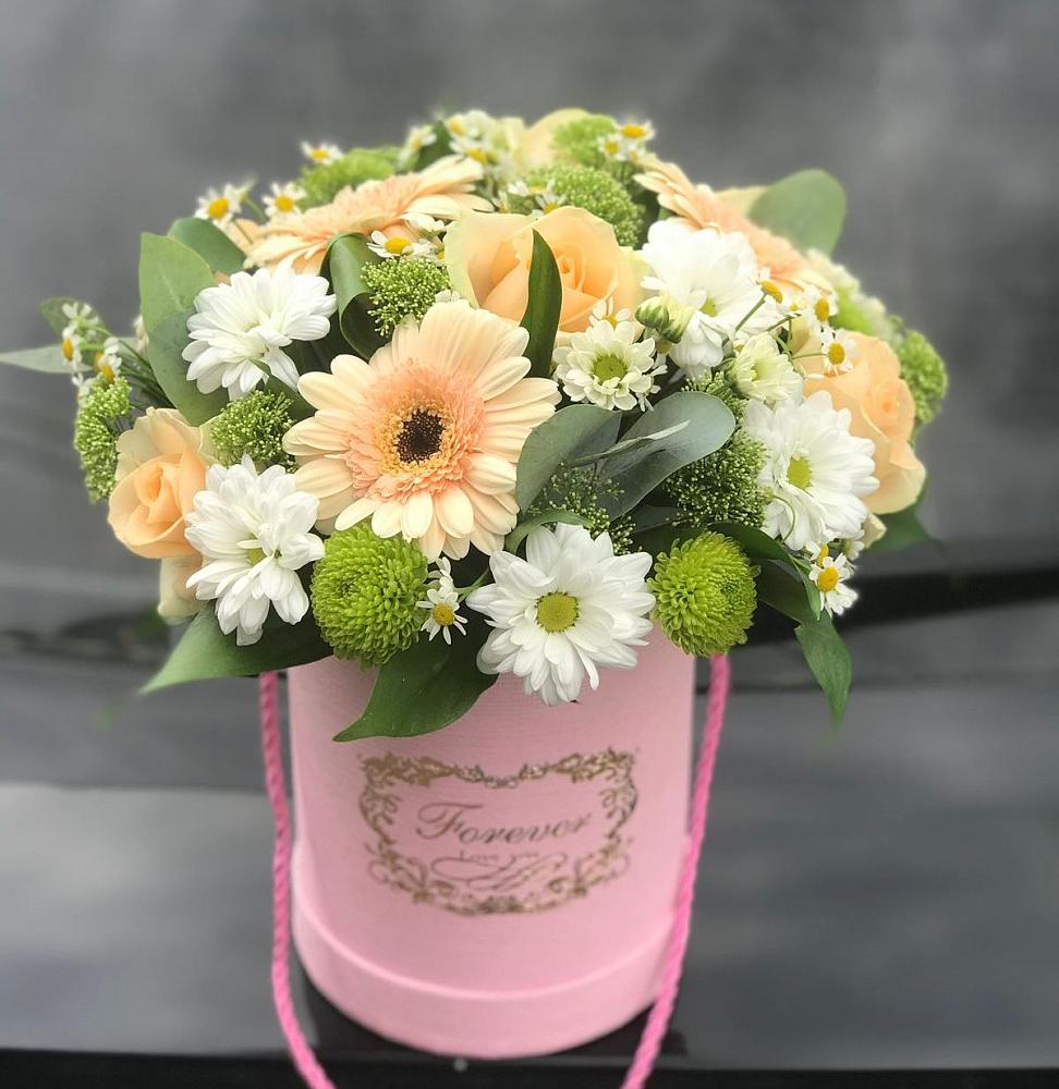 Цветочная композиция из Розы, Герберы и Хризантемы в шляпной коробке в Дичне