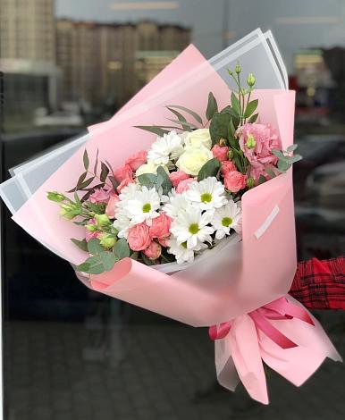Букет цветов из: Розы, Лизиантусы и Хризантемы в Дичне