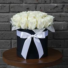 Цветочная композиция из Розы в шляпной коробке в Дичне