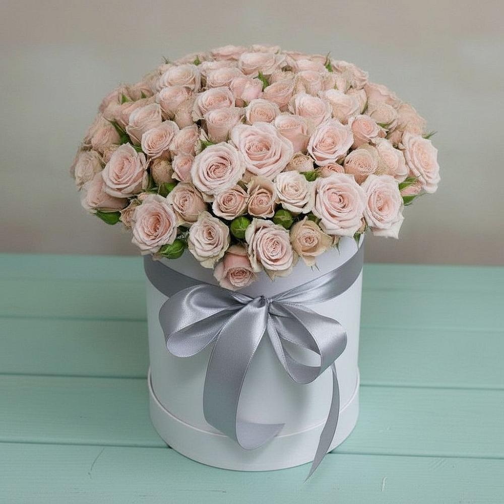 Цветочная композиция из Розы в шляпной коробке в Дичне